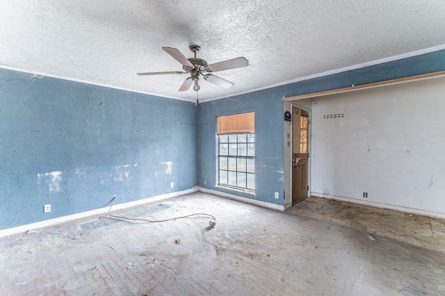 1205 Oak Street, Grand Prairie, TX 75050