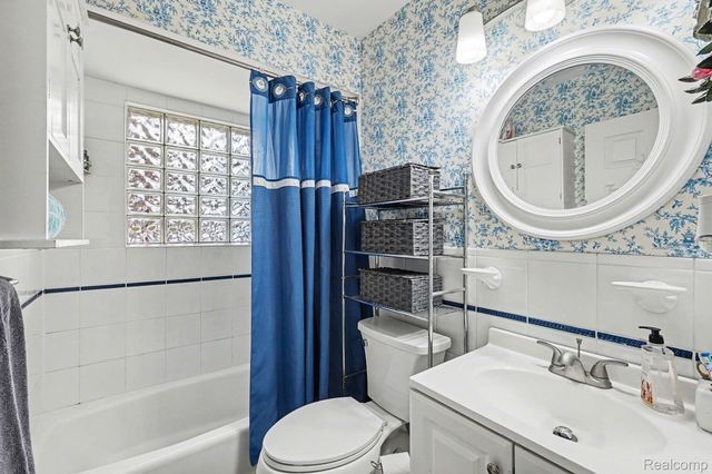 7501 Rauschelbach Street, Shelby Charter Township, MI 48317