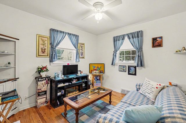 7501 Rauschelbach Street, Shelby Charter Township, MI 48317