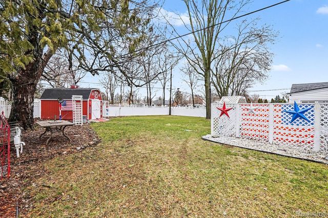 7501 Rauschelbach Street, Shelby Charter Township, MI 48317