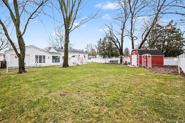 7501 Rauschelbach Street, Shelby Charter Township, MI 48317