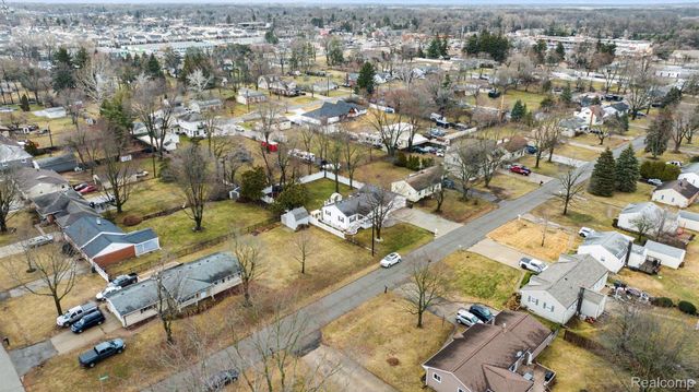 7501 Rauschelbach Street, Shelby Charter Township, MI 48317