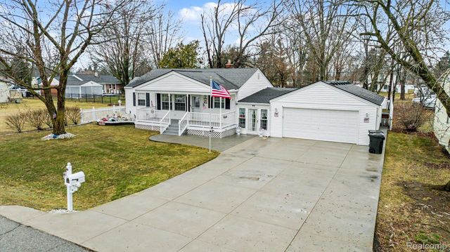 7501 Rauschelbach Street, Shelby Charter Township, MI 48317