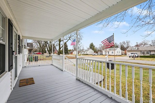 7501 Rauschelbach Street, Shelby Charter Township, MI 48317