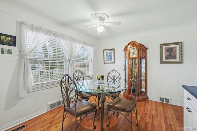 7501 Rauschelbach Street, Shelby Charter Township, MI 48317