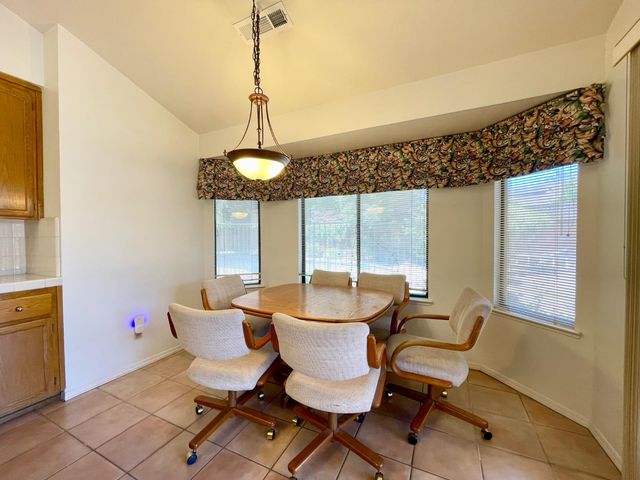 838 E Catalina Circle, Fresno, CA 93730