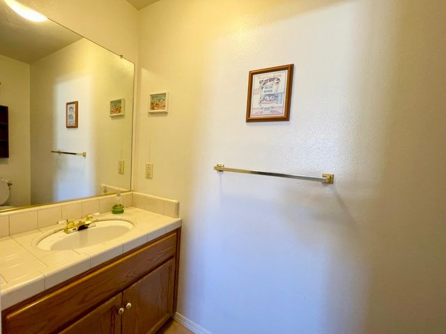 838 E Catalina Circle, Fresno, CA 93730