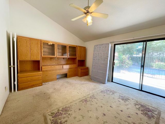 838 E Catalina Circle, Fresno, CA 93730