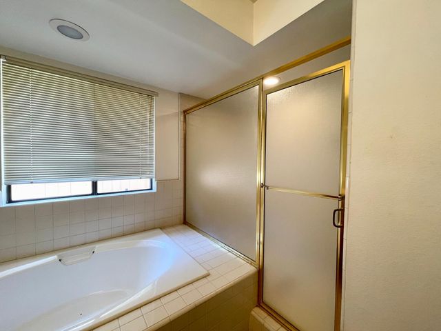 838 E Catalina Circle, Fresno, CA 93730