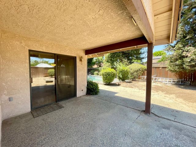 838 E Catalina Circle, Fresno, CA 93730