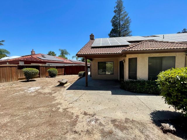 838 E Catalina Circle, Fresno, CA 93730