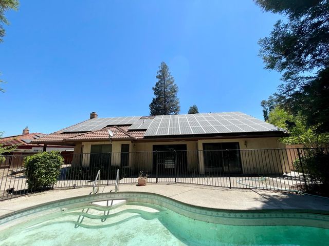 838 E Catalina Circle, Fresno, CA 93730