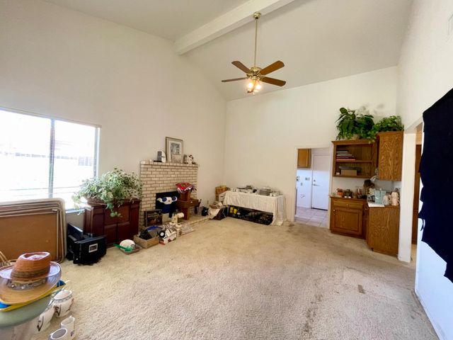 838 E Catalina Circle, Fresno, CA 93730