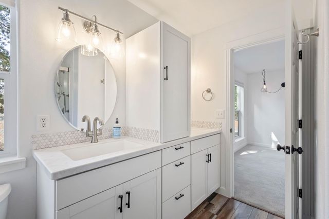 1101 SW Silver Lake Boulevard, Bend, OR 97702