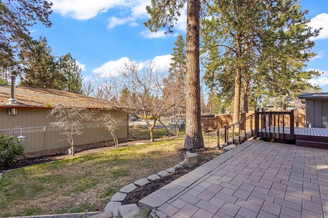 1101 SW Silver Lake Boulevard, Bend, OR 97702