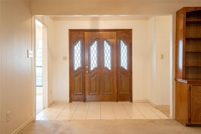 3005 Davis ST, Taylor, TX 76574