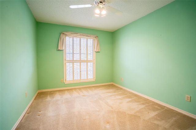 3005 Davis ST, Taylor, TX 76574