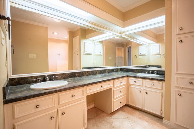 3005 Davis ST, Taylor, TX 76574