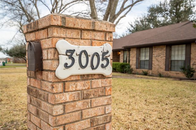 3005 Davis ST, Taylor, TX 76574