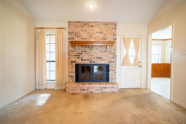 3005 Davis ST, Taylor, TX 76574