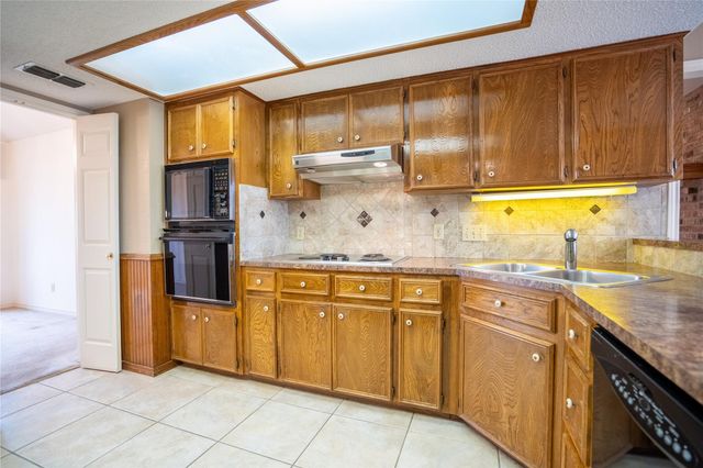 3005 Davis ST, Taylor, TX 76574