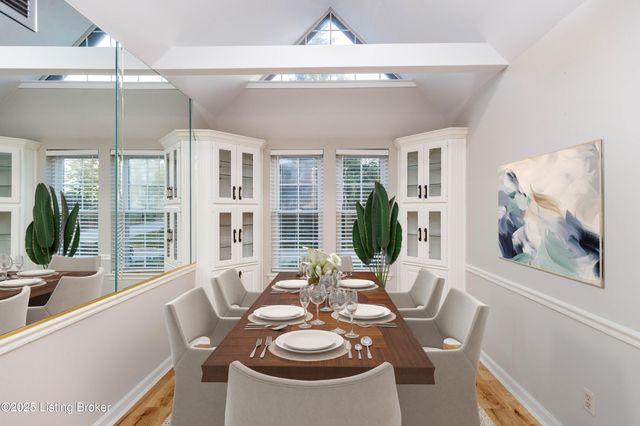 302 Eastbridge Ct 302, Louisville, KY 40223