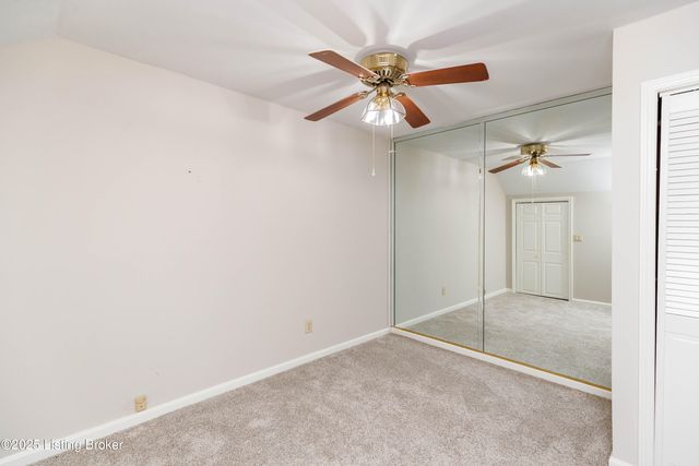 302 Eastbridge Ct 302, Louisville, KY 40223