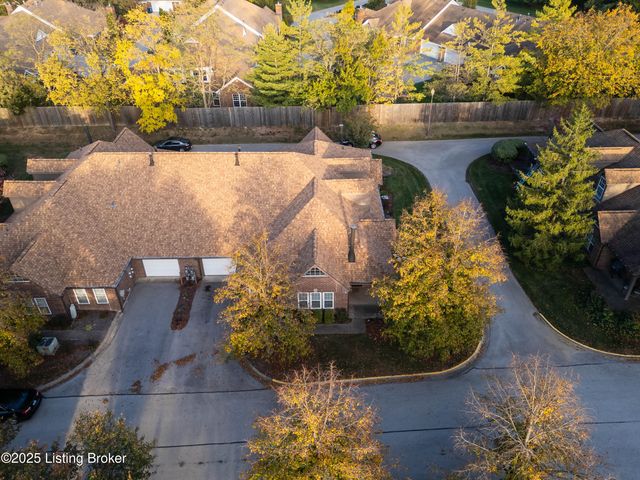 302 Eastbridge Ct 302, Louisville, KY 40223