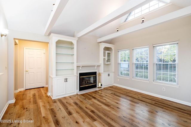 302 Eastbridge Ct 302, Louisville, KY 40223