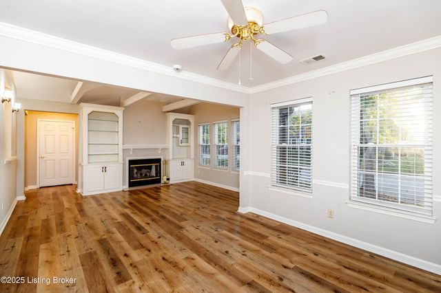 302 Eastbridge Ct 302, Louisville, KY 40223