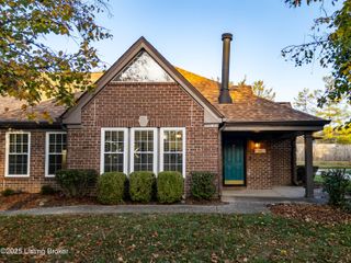 302 Eastbridge Ct 302, Louisville, KY 40223