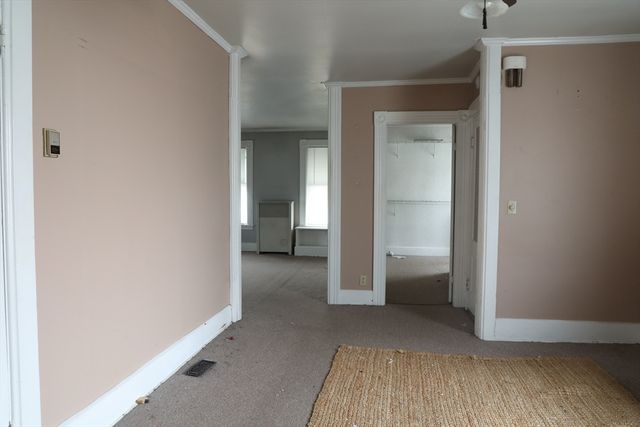 14 Walker St, Leominster, MA 01453