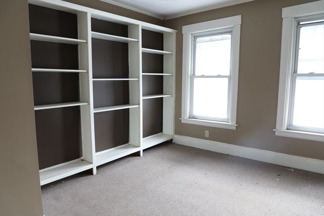 14 Walker St, Leominster, MA 01453