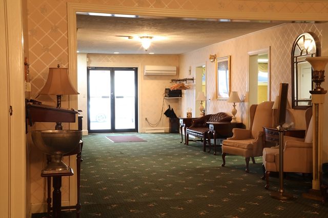 14 Walker St, Leominster, MA 01453