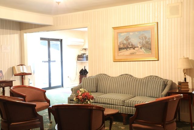 14 Walker St, Leominster, MA 01453