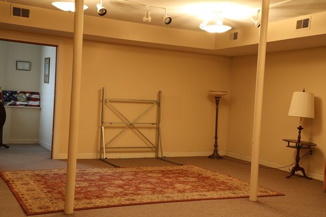 14 Walker St, Leominster, MA 01453