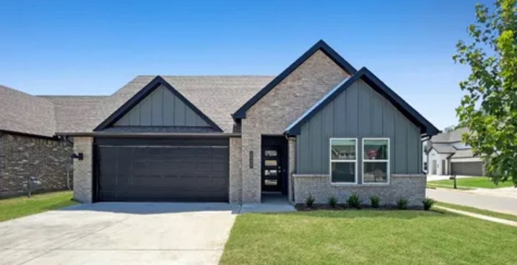 10221 NW 28th Terrace, Yukon, OK 73099