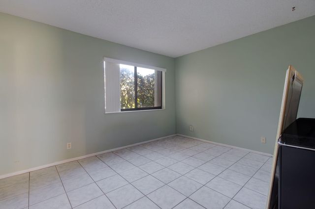 2786 Tennis Club Drive 101, West Palm Beach, FL 33417