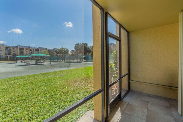 2786 Tennis Club Drive 101, West Palm Beach, FL 33417