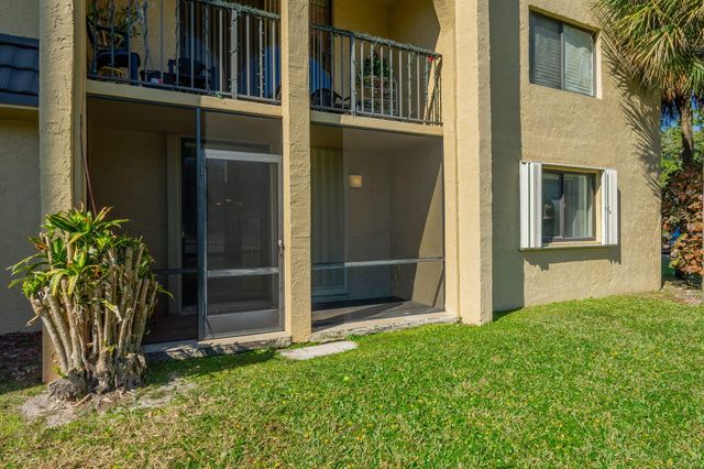 2786 Tennis Club Drive 101, West Palm Beach, FL 33417