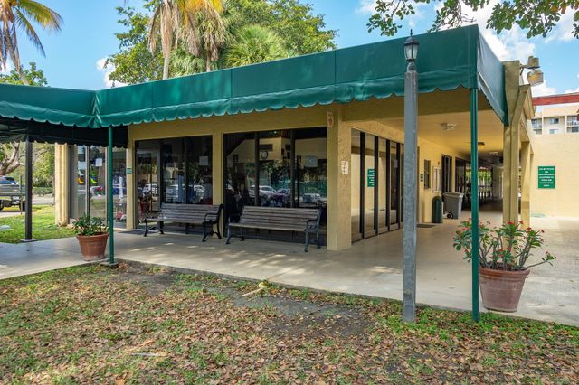 2786 Tennis Club Drive 101, West Palm Beach, FL 33417