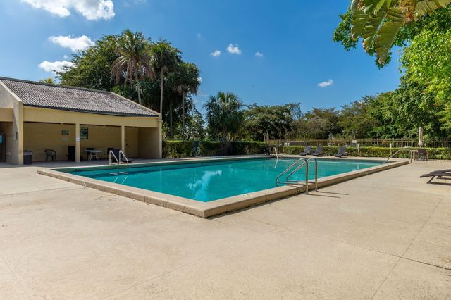 2786 Tennis Club Drive 101, West Palm Beach, FL 33417