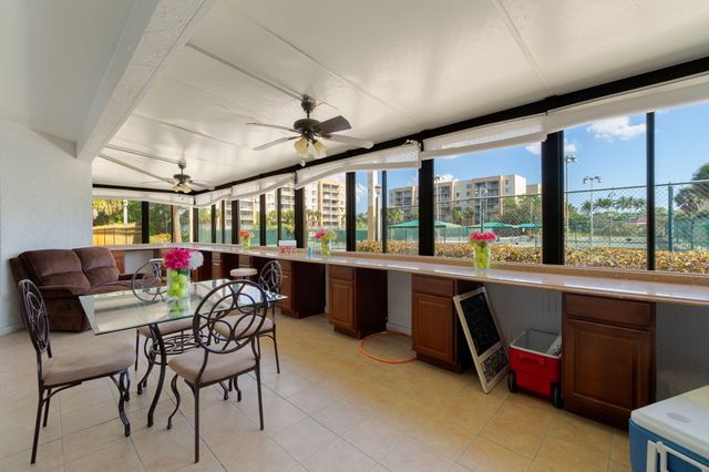 2786 Tennis Club Drive 101, West Palm Beach, FL 33417