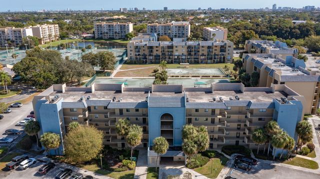 2786 Tennis Club Drive 101, West Palm Beach, FL 33417