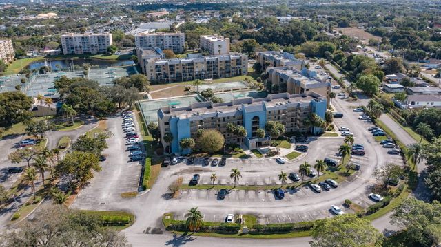 2786 Tennis Club Drive 101, West Palm Beach, FL 33417