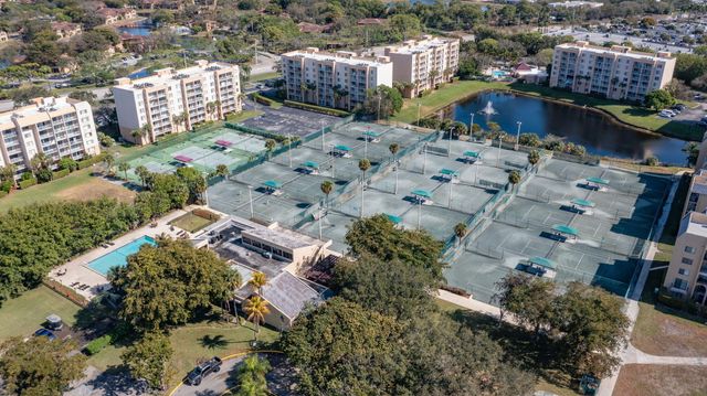 2786 Tennis Club Drive 101, West Palm Beach, FL 33417