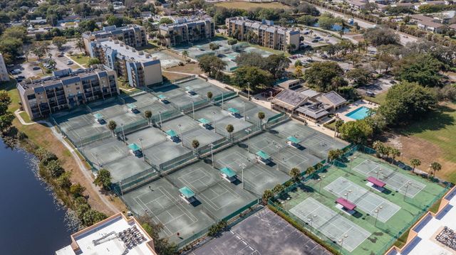 2786 Tennis Club Drive 101, West Palm Beach, FL 33417