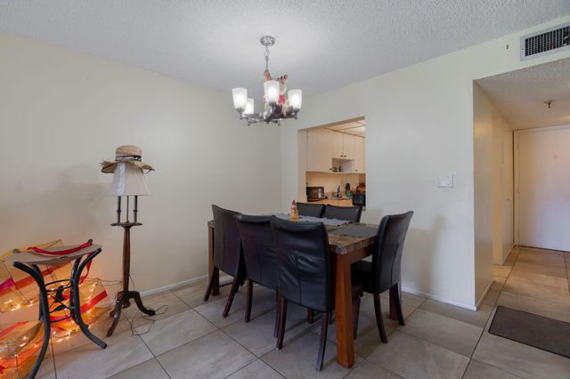 2786 Tennis Club Drive 101, West Palm Beach, FL 33417