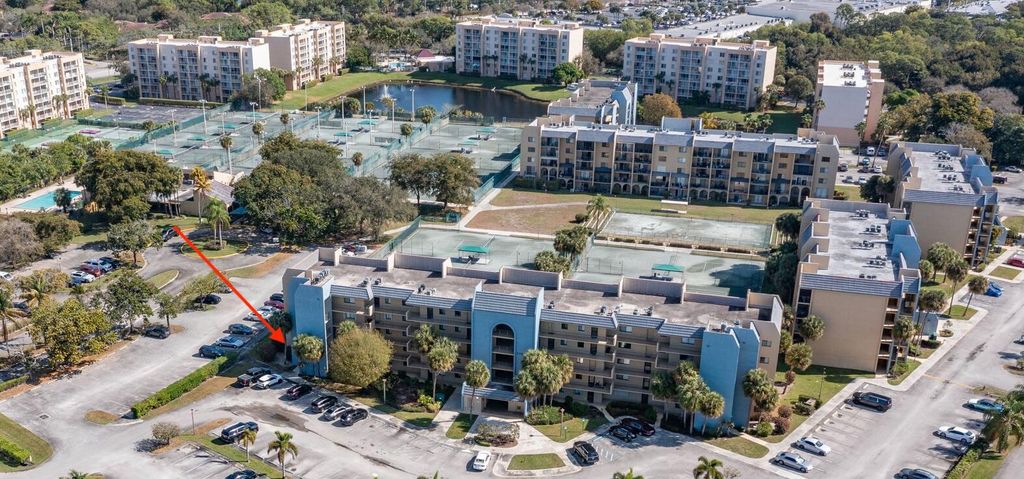 2786 Tennis Club Drive 101, West Palm Beach, FL 33417