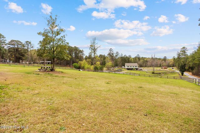 230 Causey Road, Vass, NC 28394